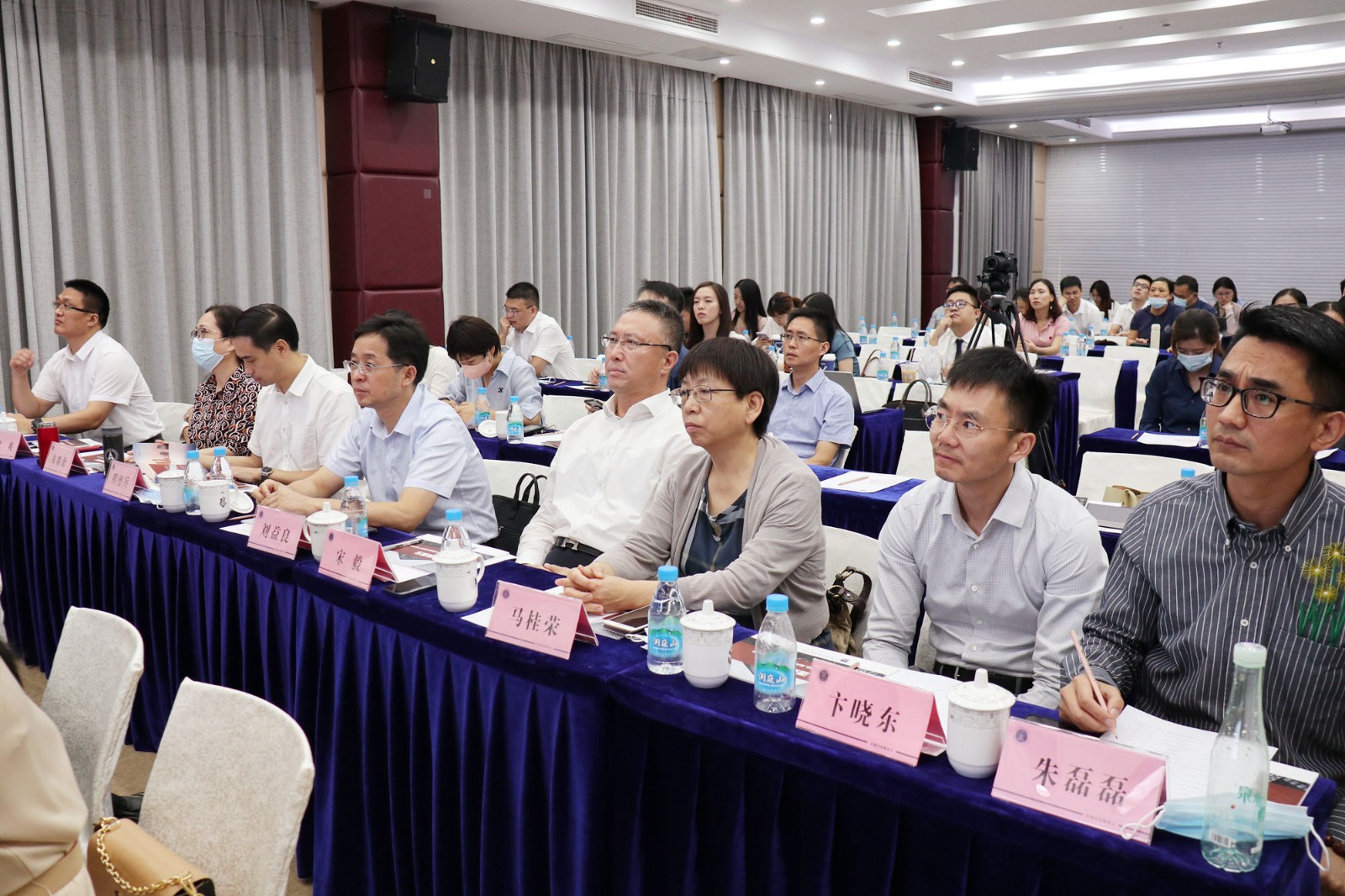 /uploads/image/2021/09/18/d23e2cfa67e0c556ebc5461b128d88fa.jpg 嘉宾.jpg