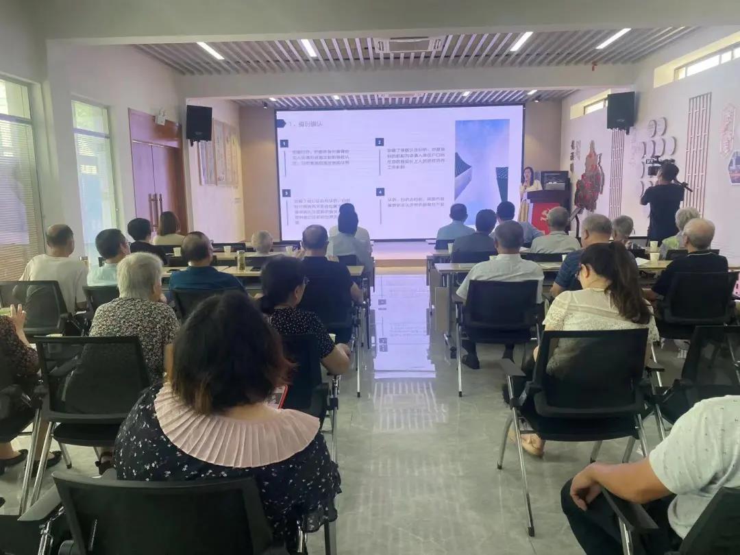 /uploads/image/2021/09/23/fd3f2bf752d541cef26c5d7cb0e88289.jpg 黄斐2.jpg