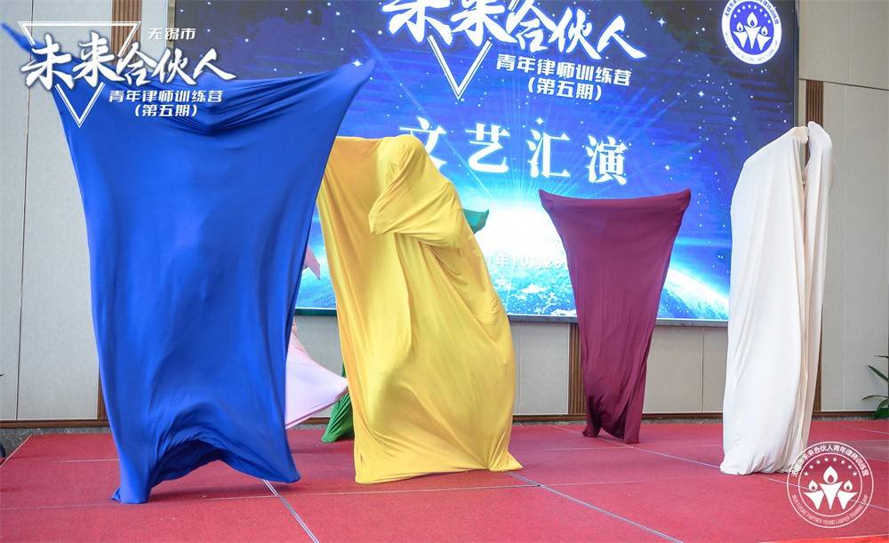 /uploads/image/2021/10/29/e850eacbdf2a15e13ce906deec2b7e01.jpg 开场舞:逃学威龙.jpg