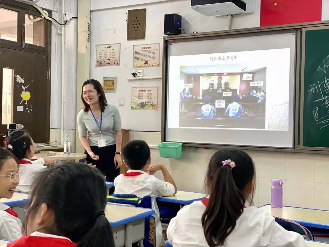 /uploads/image/2021/11/08/f7a6823b62194a461a64720281803f3b.jpg 章玲洁.jpg