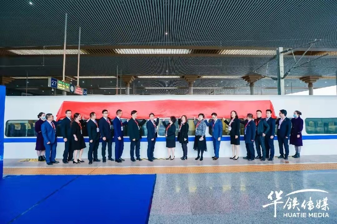 /uploads/image/2021/11/16/f20fd65dac372e205982235088619572.jpg 揭牌2.jpg